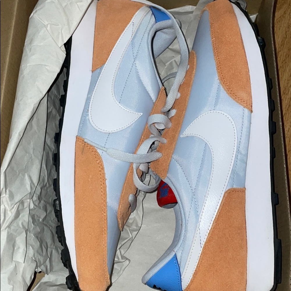 Nike day break